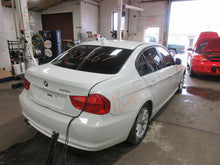 Load image into Gallery viewer, Console BMW 328i 2010 10 - 933881
