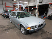 Load image into Gallery viewer, CD CHANGER 318i 318ic 318ti 323i 323ic 323is 328i 328ic 328is M3 98-99 - 951942
