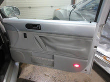 Load image into Gallery viewer, AIR CLEANER BOX Volkswagen Beetle 98 99 00 01 02 03 04 05 - 956061
