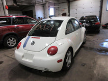 Load image into Gallery viewer, INTERIOR REAR VIEW MIRROR Volkswagen Beetle 2000 00 2001 01 - 960362
