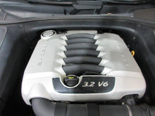 Load image into Gallery viewer, TRANSFER CASE Porsche Cayenne 2004 04 2005 05 2006 06 - 963726
