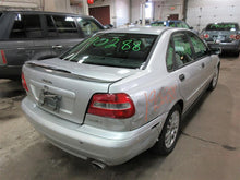 Load image into Gallery viewer, HOOD Volvo S40 2000 00 2001 01 2002 02 03 04 4cyl - 1313627
