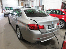 Load image into Gallery viewer, FRONT FENDER BMW 528i 535i 550i Active 5 11 12 13 14 15 16 Right - 1321511
