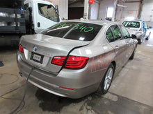 Load image into Gallery viewer, FRONT FENDER BMW 528i 535i 550i Active 5 11 12 13 14 15 16 Right - 1321511
