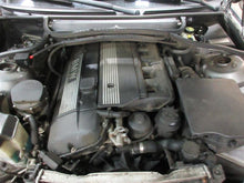Load image into Gallery viewer, RADIO BMW 320i 330i M3 2002 02 03 04 05 06 AM/FM/CD - 1000850
