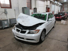 Load image into Gallery viewer, 2007 BMW 328i Floor Shifter - 1005255
