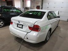 Load image into Gallery viewer, 2007 BMW 328i Floor Shifter - 1005255
