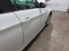 Load image into Gallery viewer, 2007 BMW 328i Floor Shifter - 1005255
