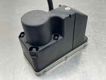 Load image into Gallery viewer, Vacuum Pump  MERCEDES 420 1990 - NW189263
