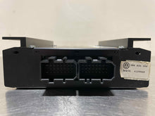 Load image into Gallery viewer, Radio Volkswagen Passat 2004 - NW7564
