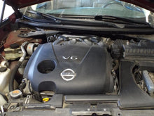 Load image into Gallery viewer, REAR HUB WITH SPINDLE Nissan Maxima 11 12 13 14 Right - MRK245830

