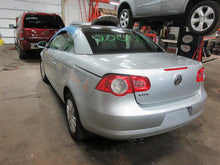 Load image into Gallery viewer, RADIATOR FAN ASSEMBLY Volkswagen Golf Rabbit Beetle 2006 06 07 08 - 12 - 1020085
