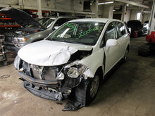 Load image into Gallery viewer, HEADLIGHT LAMP ASSEMBLY Nissan Versa 07 08 09 10 11 12 Right - 1034713
