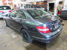 Load image into Gallery viewer, CYLINDER HEAD C230 C250 C280 C300 C350 C55 C63 E280 06-16 Right - 1153314
