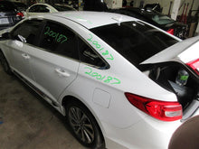 Load image into Gallery viewer, CYLINDER HEAD Santa Fe Sonata Sonata Hybrid Optima Sorento 15-20 - 1101092
