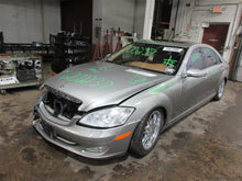Load image into Gallery viewer, FRONT PASSENGER SEAT BELT &amp; RETRACTOR ONLY S450 Cdn S550 S600 07-08 - 1046992

