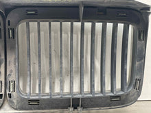 Load image into Gallery viewer, GRILL BMW 740i 750i 1988 88 1989 89 1990 90 91 92 93 94 - NW98264
