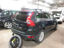 Load image into Gallery viewer, 2010 Volvo XC60 Floor Shifter - 1063727
