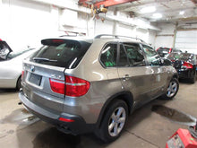 Load image into Gallery viewer, CENTER PILLAR CUT BMW X5 X5M 07 08 09 10 11 12 13 Right - 1066680
