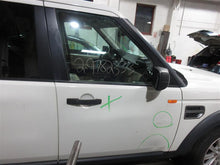 Load image into Gallery viewer, FRONT SPINDLE Land Rover LR3 2005 05 2006 06 2007 07 2008 08 2009 09 RIght - 1069253
