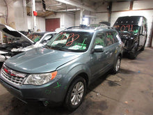 Load image into Gallery viewer, WIPER MOTOR Forester 2009 09 2010 10 2011 11 2012 12 2013 13 - 1067744

