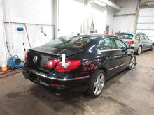 Load image into Gallery viewer, RADIATOR CC Passat 06 07 08 09 10 11 3.6L - 1067921
