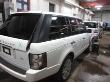 Load image into Gallery viewer, FRONT PASSENGER SEAT BELT &amp; RETRACTOR ONLY Range Rover 10-12 - 1070985
