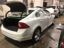 Load image into Gallery viewer, FRONT DOOR GLASS Volvo S60 V60 XC60 11 12 13 14 15 16 17 18 Left - 1073108
