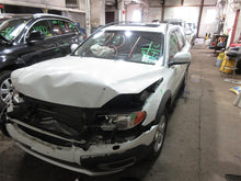 Load image into Gallery viewer, FRONT SPINDLE Volvo XC70 2008 08 2009 09 2010 10 2011 11 2012 12 Right - 1071264
