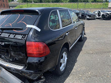 Load image into Gallery viewer, Center Pillar Cut Porsche Cayenne 2003 03 2004 04 05 06 07 08 09 10 Right - 1074164
