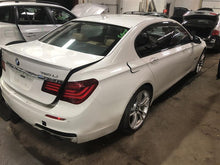 Load image into Gallery viewer, INDEPENDENT REAR SUSPENSION 750i 750il 750LI 760li 13-15 Left - 1072758
