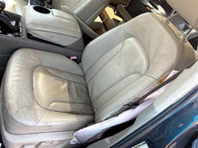 Load image into Gallery viewer, REAR QUARTER GLASS Audi Q7 07 08 09 10 11 12 13 14 Right - 1077269
