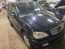 Load image into Gallery viewer, ROOF CUT ASSEMBLY Mercedes ML350 ML500 ML320 ML350 02 03 04 05 - 1074420
