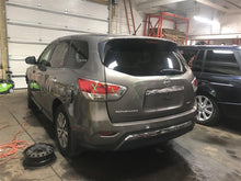 Load image into Gallery viewer, REAR QUARTER GLASS Nissan Pathfinder 13 14 15 16 17 Left - 1075118
