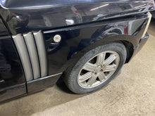 Load image into Gallery viewer, Center Pillar Cut Range Rover 2003 03 2004 04 2005 05 06 07 08 09 Left - 1078333
