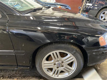 Load image into Gallery viewer, FRONT FENDER - 1321516
