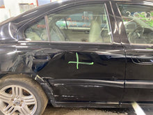 Load image into Gallery viewer, FRONT FENDER - 1321516
