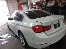 Load image into Gallery viewer, RADIO ANTENNA BMW 320i 328i 2013 13 - 1083767
