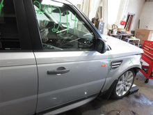Load image into Gallery viewer, WINDSHIELD WASHER FLUID RESERVOIR BOTTLE Range Rover Sport 2007 - 1085601
