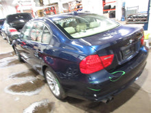 Load image into Gallery viewer, 2011 BMW 328i Floor Shifter - 1084764
