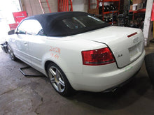 Load image into Gallery viewer, 2009 Audi A4 Floor Shifter - 1086308

