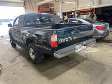 Load image into Gallery viewer, FRONT SEAT BELT Toyota T100 1995 95 - 1098700
