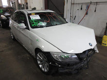 Load image into Gallery viewer, 2011 BMW 328i Floor Shifter - 1088015
