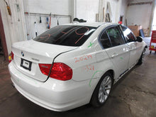 Load image into Gallery viewer, 2011 BMW 328i Floor Shifter - 1088015
