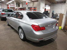 Load image into Gallery viewer, CENTER PILLAR CUT 740i 740il 750 HYBRID 750i 750il 760li 09-15 Right - 1088705
