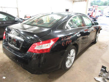 Load image into Gallery viewer, FRONT SPINDLE Nissan Altima Maxima 2007 07 2008 08 09 10 11 12 13 Right - 1088409
