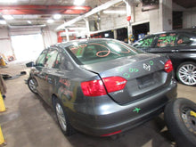 Load image into Gallery viewer, FRONT DOOR GLASS Volkswagen Jetta 11 12 13 14 15 16 Right - 1089091
