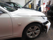 Load image into Gallery viewer, Center Pillar Cut BMW M5 530 528 545i 2004 04 2005 05 2006 06 07 08 09 10 Right - 1090160
