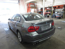 Load image into Gallery viewer, 2009 BMW 328i Floor Shifter - 1090519
