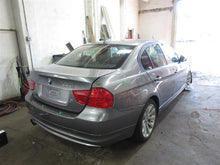 Load image into Gallery viewer, 2009 BMW 328i Floor Shifter - 1090519
